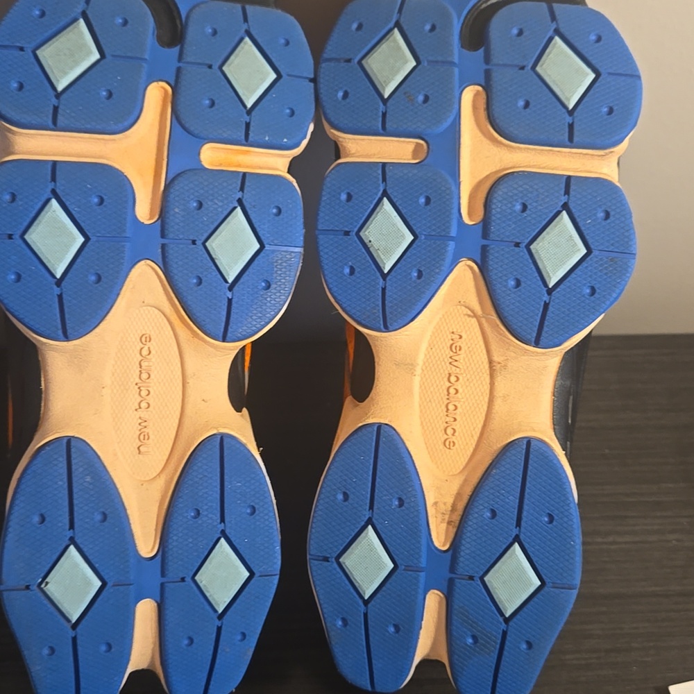 New Balance 9060 "Sun Glow" Youth Size 6(womens 7.5) -preouwned - Picture 7 of 8
